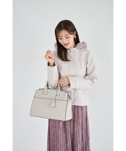 tocco closet（トッコ　クローゼット）の「２ＷＡＹショルダー＆キーチャーム付きフェイクレザーバッグ（ショルダーバッグ・レディース・モカ/ライトグレー・M）」の6枚目の写真