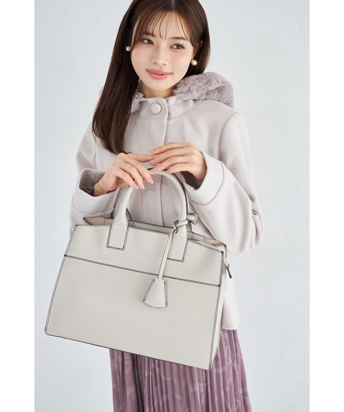 tocco closet（トッコ　クローゼット）の「２ＷＡＹショルダー＆キーチャーム付きフェイクレザーバッグ（ショルダーバッグ・レディース・モカ/ライトグレー・M）」の7枚目の写真