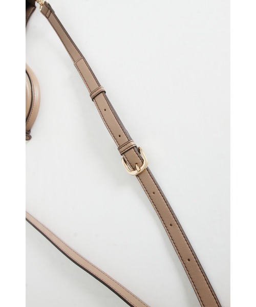 tocco closet（トッコ　クローゼット）の「２ＷＡＹショルダー＆キーチャーム付きフェイクレザーバッグ（ショルダーバッグ・レディース・モカ/ライトグレー・M）」の19枚目の写真