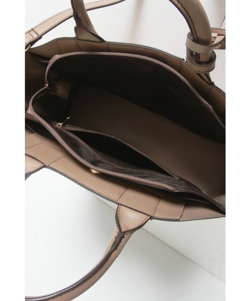 tocco closet（トッコ　クローゼット）の「２ＷＡＹショルダー＆キーチャーム付きフェイクレザーバッグ（ショルダーバッグ・レディース・モカ/ライトグレー・M）」の22枚目の写真