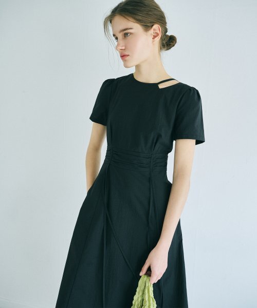 ETMON(エトモン)の「Neck Cut-Out Shirring Dress Black(ワンピース・レディース・その他・SMALL/MEDIUM)」の1枚目の写真