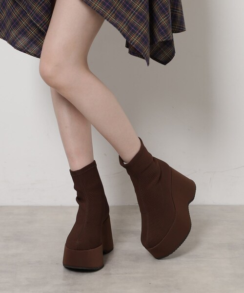 ESPERANZA（エスペランサ）の「スタイルぐんっとアップ！厚底ニットショートブーツ（ブーツ・レディース・ブラック系/ブラウン系1/ベージュ系・LL/S/M/L）」の7枚目の写真