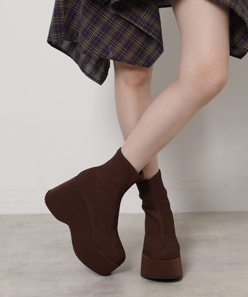 ESPERANZA（エスペランサ）の「スタイルぐんっとアップ！厚底ニットショートブーツ（ブーツ・レディース・ブラック系/ブラウン系1/ベージュ系・LL/S/M/L）」の8枚目の写真
