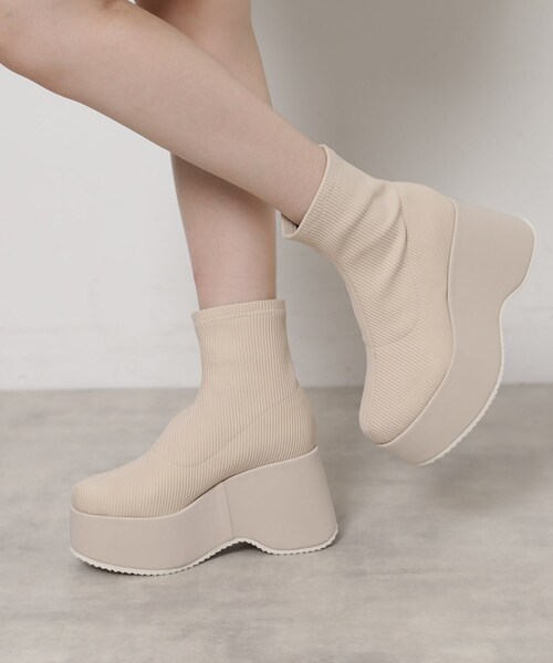 ESPERANZA（エスペランサ）の「スタイルぐんっとアップ！厚底ニットショートブーツ（ブーツ・レディース・ブラック系/ブラウン系1/ベージュ系・LL/S/M/L）」の10枚目の写真