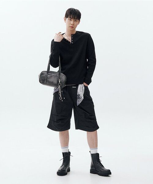 LEARVE(ルアブ)の「タイタン スナップ ヘンリーネック Tシャツ ブラック(Tシャツ/カットソー・メンズ・その他・MEDIUM/LARGE/X-LARGE)」の5枚目の写真