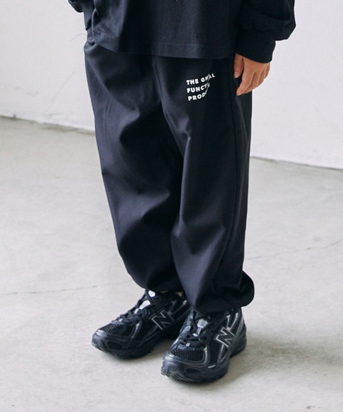 GENERATOR（ジェネレーター）の「GENERATOR/ジェネレーター トラックパンツ（その他パンツ・キッズ・チャコールグレー/ブラック・L/XL）」の2枚目の写真