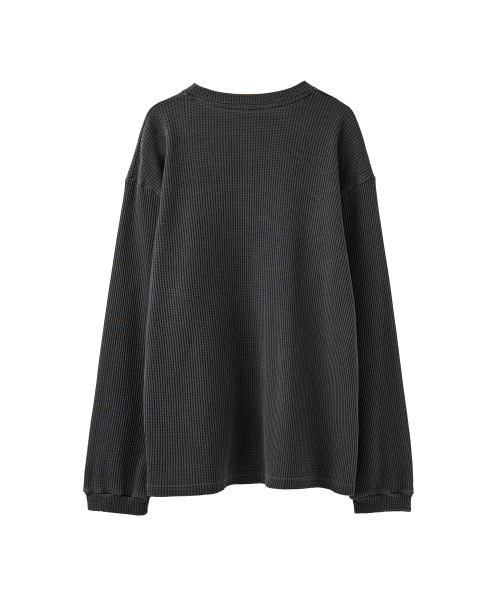 AREUBAN(アルバン)の「ヘンリーソフトワッフルロングスリーブ_ブリーチチャコール(Tシャツ/カットソー・メンズ・ダークグレー・1/2)」の2枚目の写真
