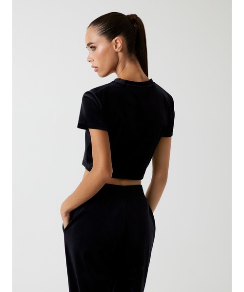 Guess（ゲス）の「COUTURE Crop Tee Tシャツ（Tシャツ/カットソー・レディース・ホワイト系その他/ブラック・LARGE/SMALL/X-SMALL/MEDIUM）」の3枚目の写真