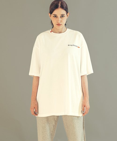 BEOM（ボム）の「メルティングバタフライ オーバーサイズ Tシャツ ホワイト（Tシャツ/カットソー・メンズ・その他・1/2）」の8枚目の写真