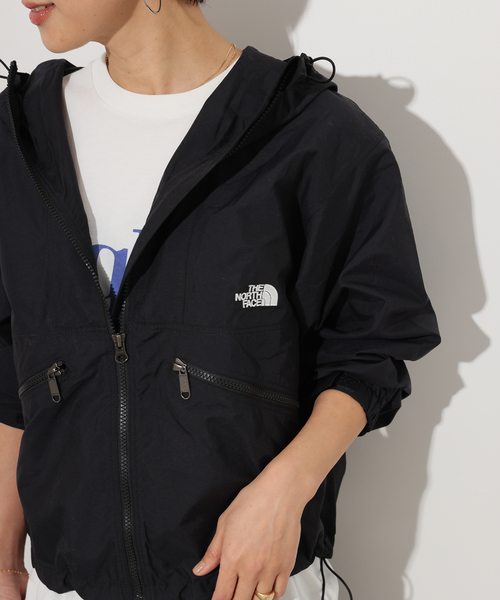 THE NORTH FACE（ザノースフェイス）の「《追加》【THE NORTH FACE】 Short Compact Jacket：ブルゾン NPW22630（マウンテンパーカー・レディース・カーキ/ブラック/アイボリー・LARGE）」の5枚目の写真