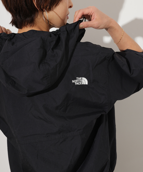 THE NORTH FACE（ザノースフェイス）の「《追加》【THE NORTH FACE】 Short Compact Jacket：ブルゾン NPW22630（マウンテンパーカー・レディース・カーキ/ブラック/アイボリー・LARGE）」の6枚目の写真