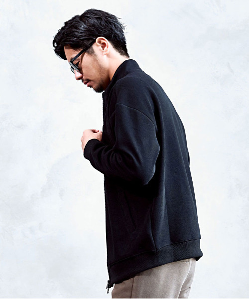 CavariA(キャバリア)の「『CavariA/キャバリア』裏起毛スタンドジップブルゾン(ブルゾン・メンズ・グレー/オートミール/ブラック・M/L)」の4枚目の写真