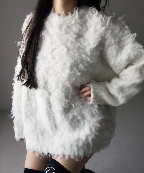 me+em select(ミームセレクト)の「【 2color 】オーバーサイズルーズシャギーニットプルオーバー/ oversize loose shaggy knit pullover(ニット/セーター・レディース・ホワイト/ブラック・FREE)」の4枚目の写真