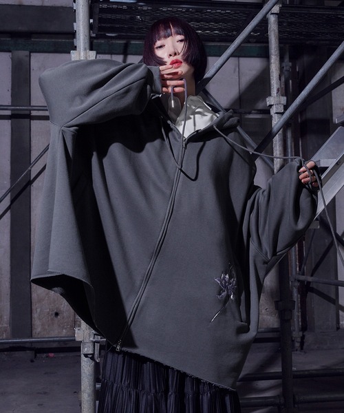 狐独（コドク）の「狐刺繍ビックジップフーディー（パーカー・メンズ・ブラウン系/ブラック/ダークグレー/ブラック系・MEDIUM/LARGE）」の3枚目の写真