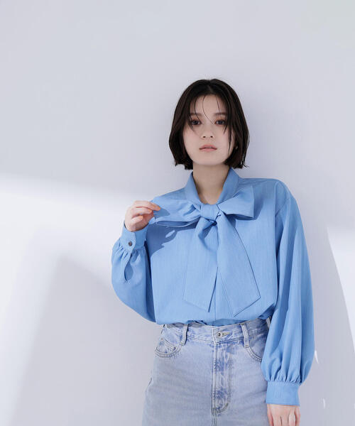 NATURAL BEAUTY BASIC（ナチュラルビューティーベーシック）の「◇シャンブレーボウタイブラウス（シャツ/ブラウス・レディース・ブルー/ネイビー・FREE）」の14枚目の写真