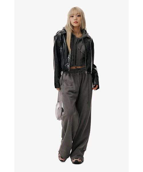 MUSINSA STANDARD WOMAN（ムシンサスタンダードウーマン）の「ウィメンズパテント合成皮革シングルジャケット[ブラック]（ライダースジャケット・レディース・その他・S/M）」の3枚目の写真
