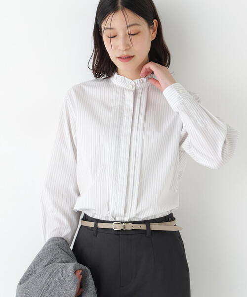 human woman（ヒューマンウーマン）の「◆先染めストライプスタンドフリルブラウス（シャツ/ブラウス・レディース・チャコールグレー/ブルー系その他3・MEDIUM）」の2枚目の写真