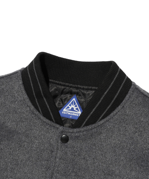 ISTKUNST(イストクンスト)の「STARS VARSITY JACKET_GREY(IK2EFMB930A)(スタジャン・レディース・グレー・M/L/S)」の3枚目の写真