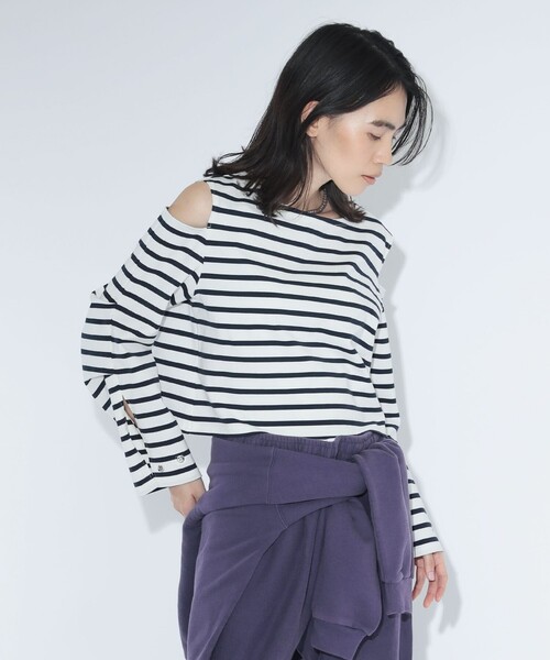 maturely(マチュアリー)の「maturely / ボーダー オープン ショルダー ロングスリーブ カットソー(Tシャツ/カットソー・レディース・ネイビー/ロイヤルブルー・ONE SIZE)」の1枚目の写真
