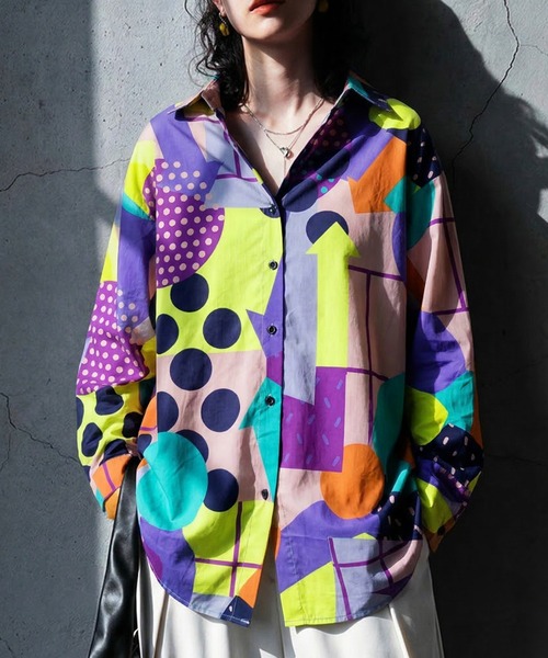 antiqua(アンティカ)の「幾何学柄 シャツ(シャツ/ブラウス・レディース・その他・ONESIZE)」の3枚目の写真