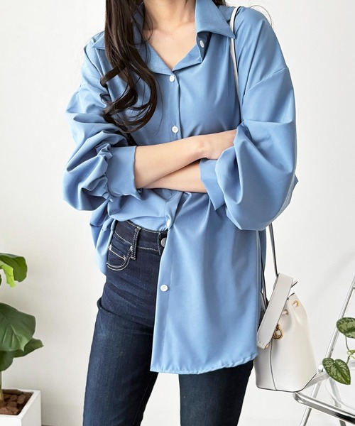 Amulet(アミュレット)の「シンプルなのに雰囲気が出る大人の定番 オーバーサイズロングシャツ(シャツ/ブラウス・レディース・ブラック/ブルー/ホワイト・FREE)」の3枚目の写真