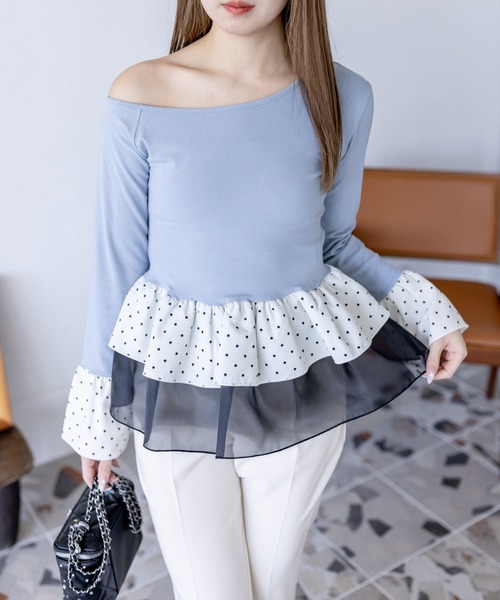 clear（クリア）の「ドットフリルワンショルダーカットソー[大人 フェミニン ガーリー]（Tシャツ/カットソー・レディース・グレー/サックスブルー/ブラック・F）」の3枚目の写真