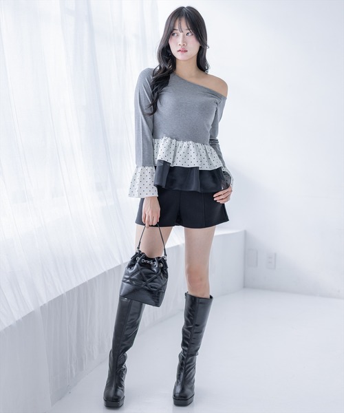 clear（クリア）の「ドットフリルワンショルダーカットソー[大人 フェミニン ガーリー]（Tシャツ/カットソー・レディース・グレー/サックスブルー/ブラック・F）」の6枚目の写真