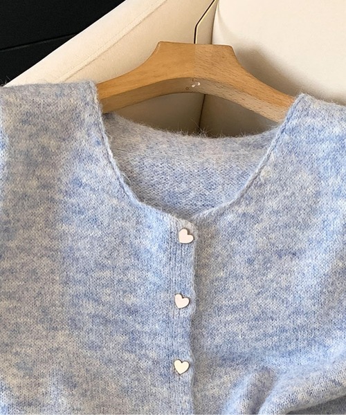 LUCPY(ラクピー)の「ハートボタン裾レース ニットベスト(ベスト・レディース・ブルー/グレー/ホワイト・LARGE/MEDIUM/SMALL)」の7枚目の写真