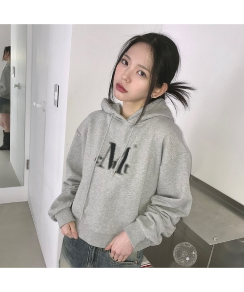 MUCENT(ムセント)の「スプレーロゴフードパーカー 男女共用 (4カラー)(パーカー・レディース・ネイビー/グレー/ブラック/スカイブルー・S/L)」の2枚目の写真
