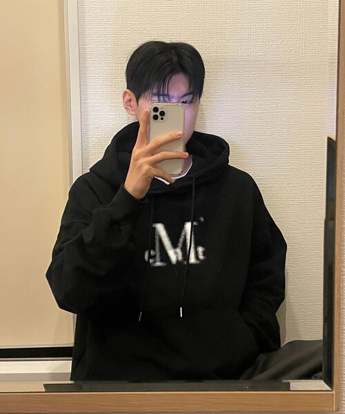 MUCENT(ムセント)の「スプレーロゴフードパーカー 男女共用 (4カラー)(パーカー・レディース・ネイビー/グレー/ブラック/スカイブルー・S/L)」の9枚目の写真