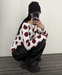 TANSANMAGNESIUM（タンサン マグネシウム）の「ドットパターンロングスリーブ（ホワイト/レッド）（Tシャツ/カットソー）」