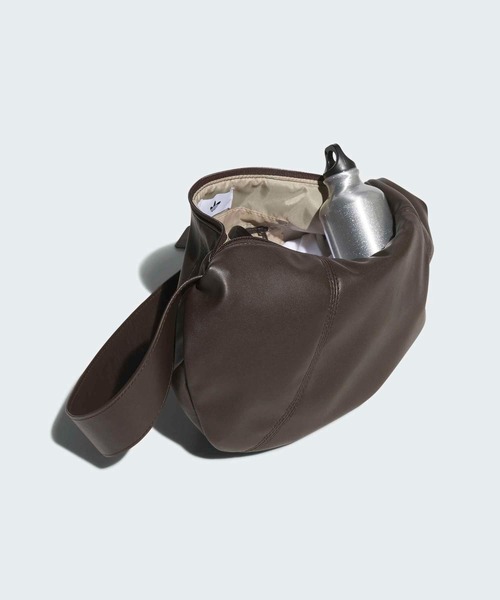 adidas（アディダス）の「スポーティー ホーボー バッグ / アディダスオリジナルス adidas Originals（ショルダーバッグ・メンズ・ブラウン/ブラウン系その他/ブラック・FREE）」の11枚目の写真