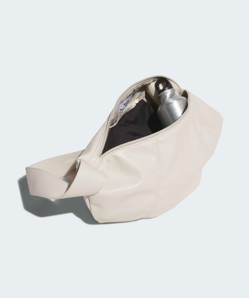 adidas（アディダス）の「スポーティー ホーボー バッグ / アディダスオリジナルス adidas Originals（ショルダーバッグ・メンズ・ブラウン/ブラウン系その他/ブラック・FREE）」の16枚目の写真