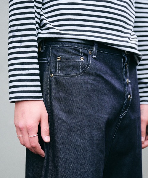 Regen Glanz(レーゲングランツ)の「selveage button fly straight denim pants / セルビッジボタンフライストレートデニムパンツ(デニムパンツ・メンズ・インディゴブルー/ブラック・LARGE/SMALL/MEDIUM)」の13枚目の写真