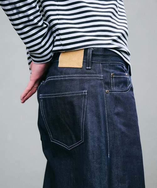 Regen Glanz(レーゲングランツ)の「selveage button fly straight denim pants / セルビッジボタンフライストレートデニムパンツ(デニムパンツ・メンズ・インディゴブルー/ブラック・LARGE/SMALL/MEDIUM)」の14枚目の写真