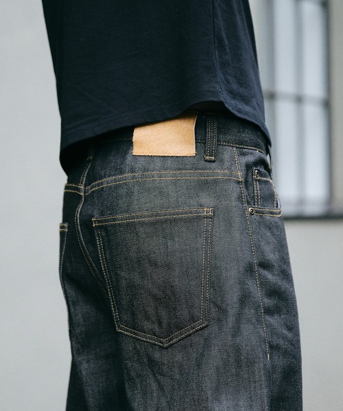 Regen Glanz(レーゲングランツ)の「selveage button fly straight denim pants / セルビッジボタンフライストレートデニムパンツ(デニムパンツ・メンズ・インディゴブルー/ブラック・LARGE/SMALL/MEDIUM)」の15枚目の写真