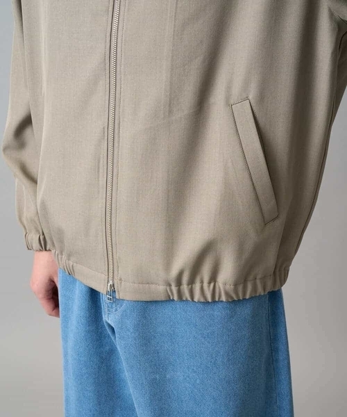 a.v.v（アーヴェヴェ）の「ジップアップスタンドカラーブルゾン（その他アウター・メンズ・ベージュ・46/48）」の14枚目の写真