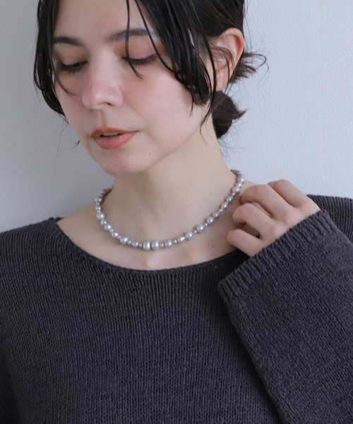JOURNAL STANDARD(ジャーナルスタンダード)の「【LES BONBON/ル ボンボン】 eluna gray pearl necklace(ネックレス・レディース・ライトグレー・FREE)」の9枚目の写真