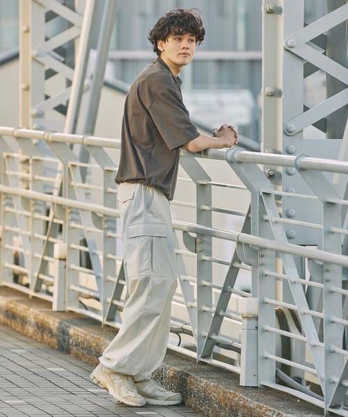 KANGOL(カンゴール)の「KANGOL/カンゴール 別注 ロゴ ワンポイント刺繍 ドローコード ルーズシルエット半袖Tシャツ<UVカット/イージーケア>(Tシャツ/カットソー・メンズ・グレイッシュベージュ/ブラック/オフホワイト/ホワイト系/グリーン系/ダークブラウン/ダークネイビー/ライトグレー/ブラック系/ダークグレー・L/M/S)」の15枚目の写真