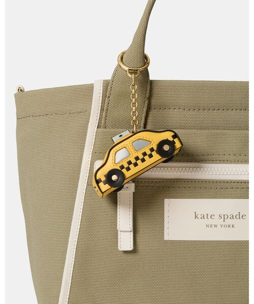 kate spade new york(ケイトスペード ニューヨーク)の「チャームド オン ア ロール タクシー バッグ チャーム(キーホルダー・レディース・イエロー・ONESIZE)」の1枚目の写真