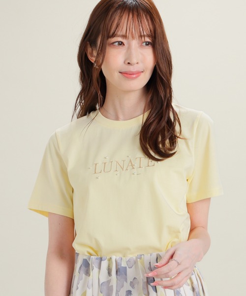 GLACIER lusso(グラシアルッソ)の「【美冷・接触冷感・UVカット】パール付ロゴTシャツ(Tシャツ/カットソー・レディース・ラベンダー/イエロー/ブラック/アイボリー・S/M/LL/L)」の4枚目の写真