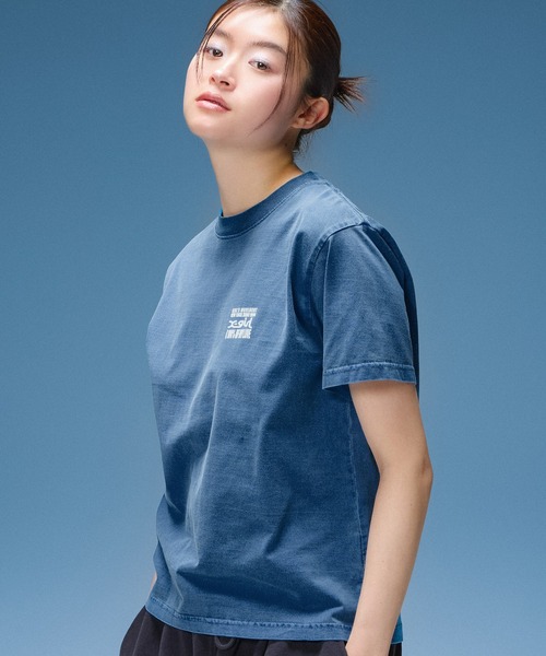 X-girl(エックスガール)の「FADED HARD COLORS BOX LOGO S/S TEE(Tシャツ/カットソー・レディース・ブルー/ブラック/ベージュ・S/M/L)」の4枚目の写真