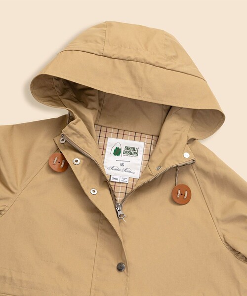 BROOKS BROTHERS(ブルックスブラザーズ)の「Brooks Brothers × SIERRA DESIGNS コットン/ポリエステル ウィメンズマウンテンパーカー(マウンテンパーカー・レディース・ブラック/ベージュ・SMALL/LARGE/MEDIUM)」の10枚目の写真