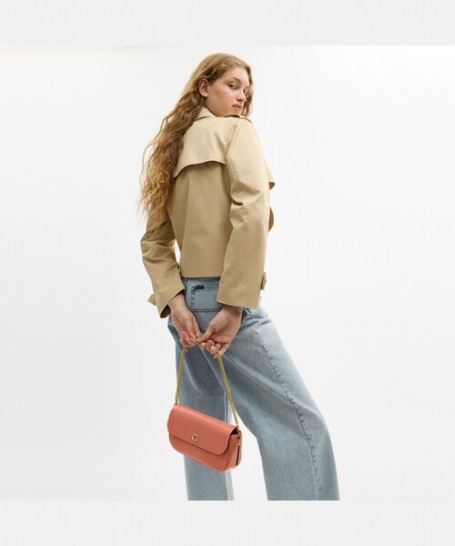 COACH キラキラチェーンバック Swinger Bag 20 With Chain In Crystal Signature Jacquard | Bags