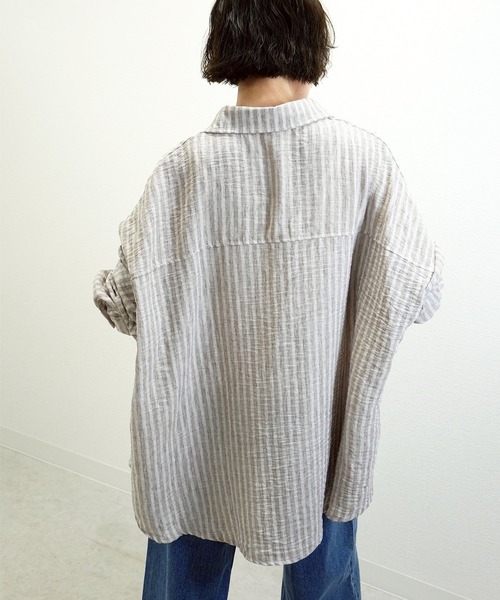 gossara(ゴサラ)の「オーバーサイズストライプシャツ(シャツ/ブラウス・レディース・ブルー/ブラウン・FREE)」の7枚目の写真