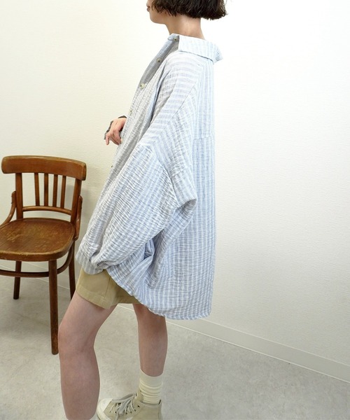 gossara(ゴサラ)の「オーバーサイズストライプシャツ(シャツ/ブラウス・レディース・ブルー/ブラウン・FREE)」の18枚目の写真