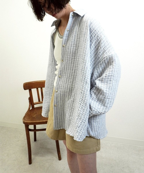 gossara(ゴサラ)の「オーバーサイズストライプシャツ(シャツ/ブラウス・レディース・ブルー/ブラウン・FREE)」の13枚目の写真