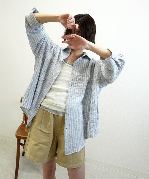 gossara(ゴサラ)の「オーバーサイズストライプシャツ(シャツ/ブラウス・レディース・ブルー/ブラウン・FREE)」の15枚目の写真