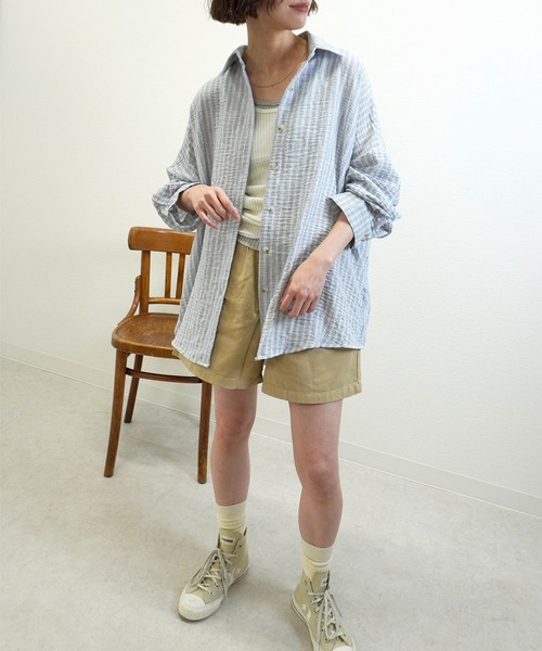 gossara(ゴサラ)の「オーバーサイズストライプシャツ(シャツ/ブラウス・レディース・ブルー/ブラウン・FREE)」の16枚目の写真