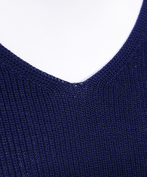 CLEAR BASIC（クリアベーシック）の「Vネックオーバーニットトップス（ニット/セーター・レディース・レッド/ネイビー/アイボリー/イエロー系その他/ブラック・F）」の15枚目の写真